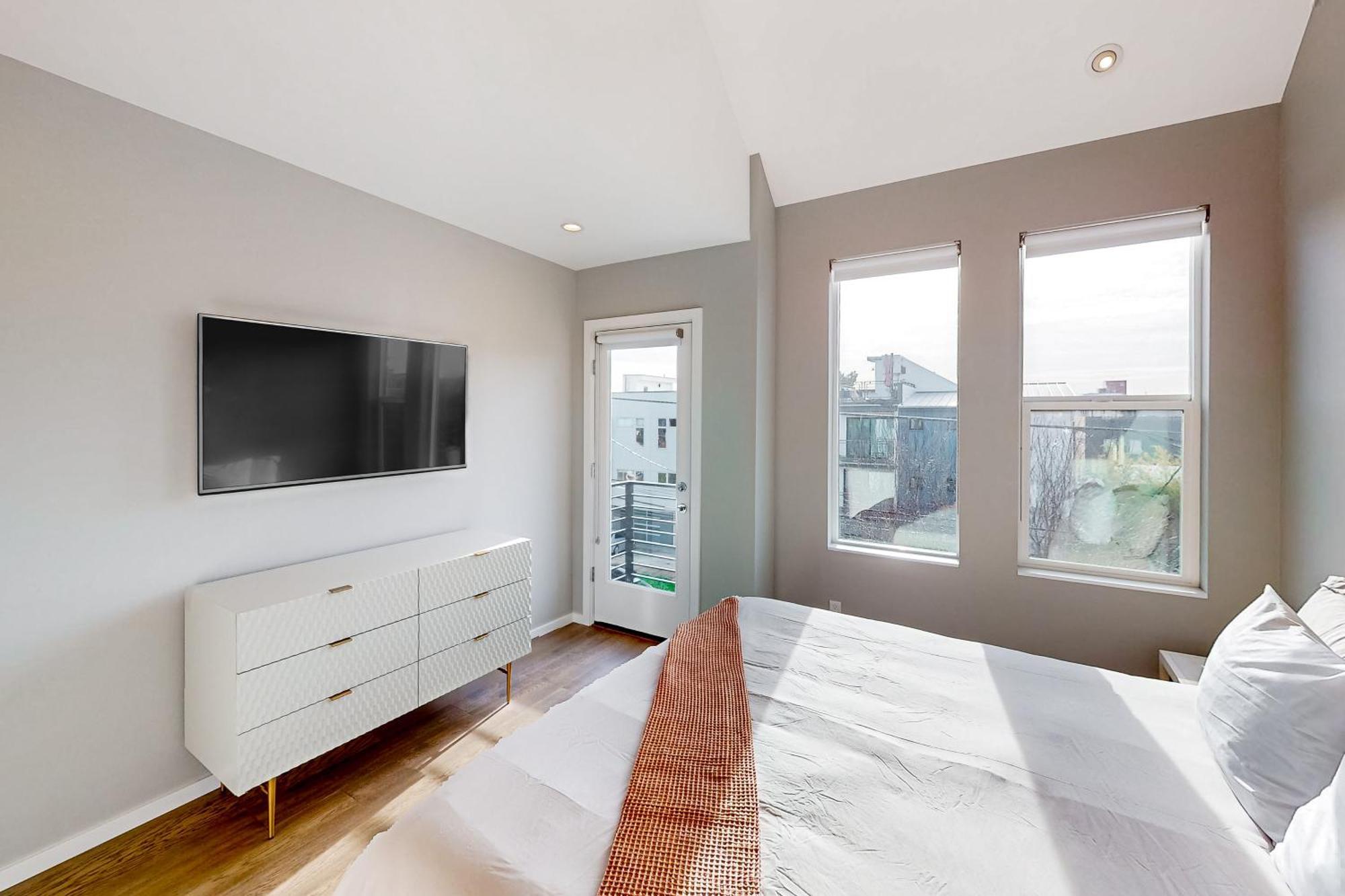 Luxury Ballard Townhome シアトル エクステリア 写真