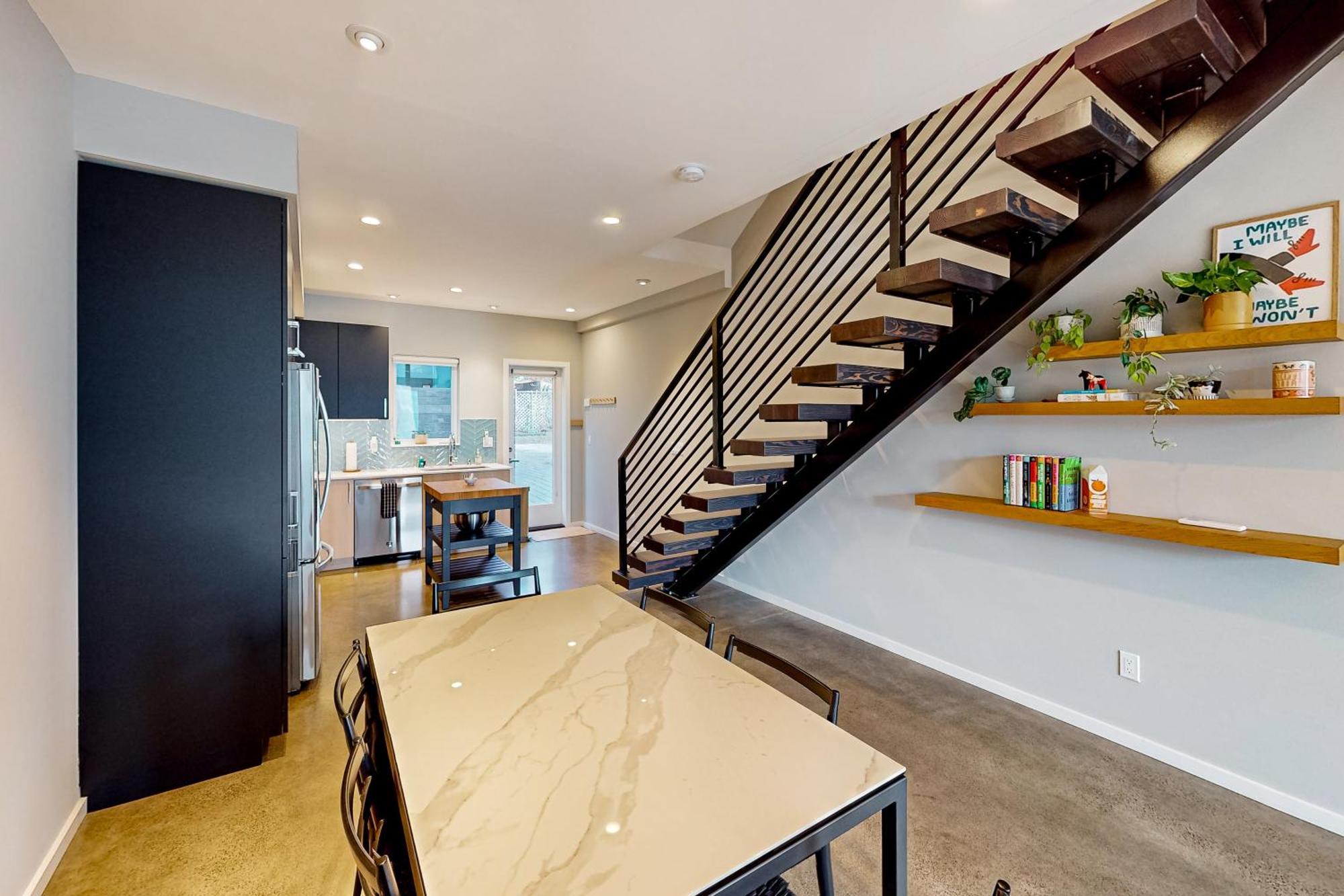 Luxury Ballard Townhome シアトル エクステリア 写真